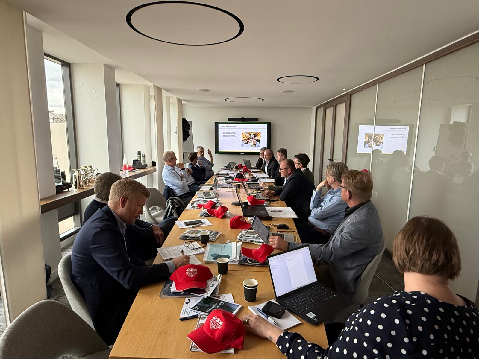 Young Paving Talent se presenta ante el Comité Ejecutivo de EAPA en París​