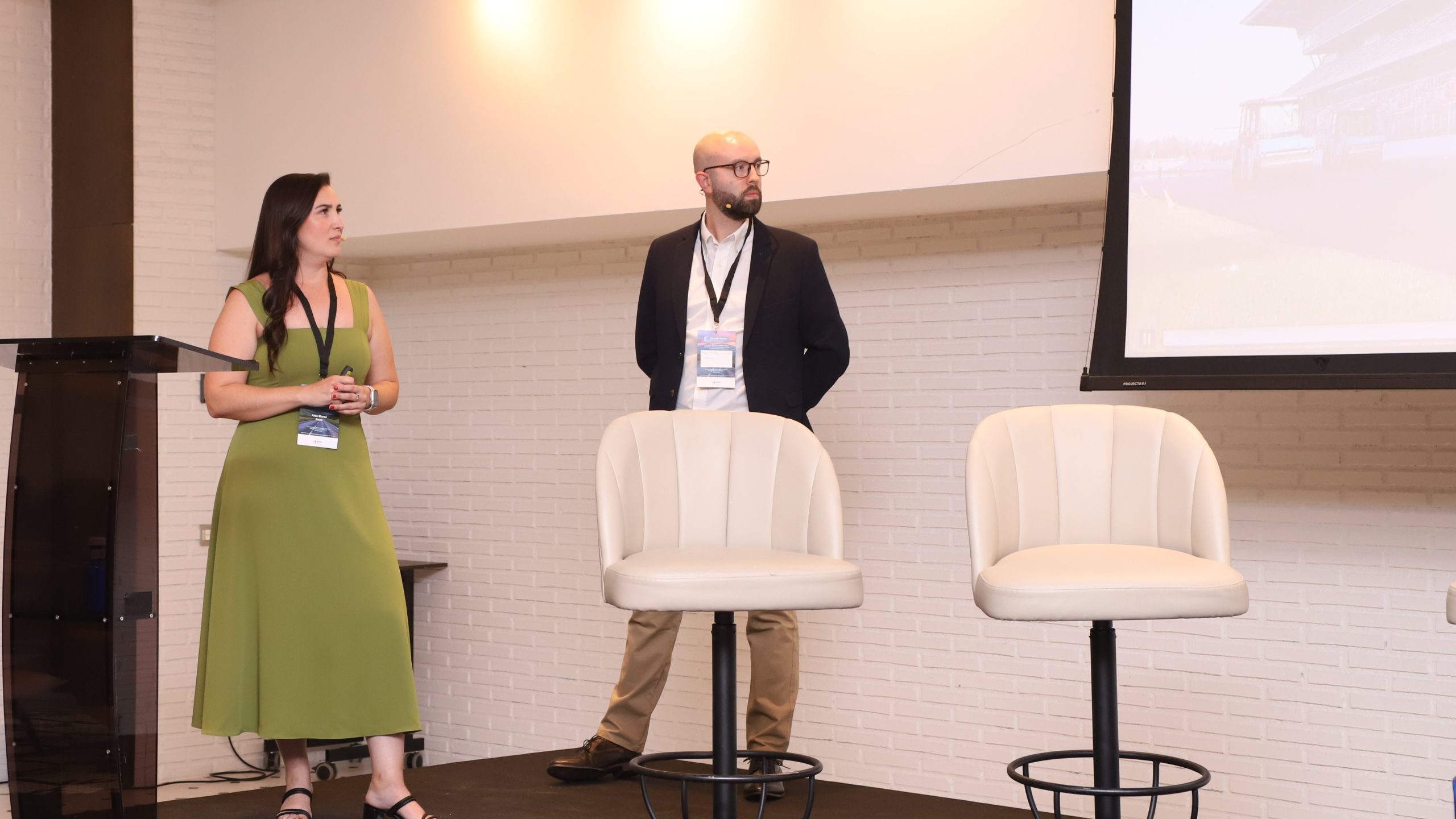 David del Río y Aida Marzá presentan las nuevas iniciativas de Young Paving Talent en la XV Jornada Técnica de ASEFMA